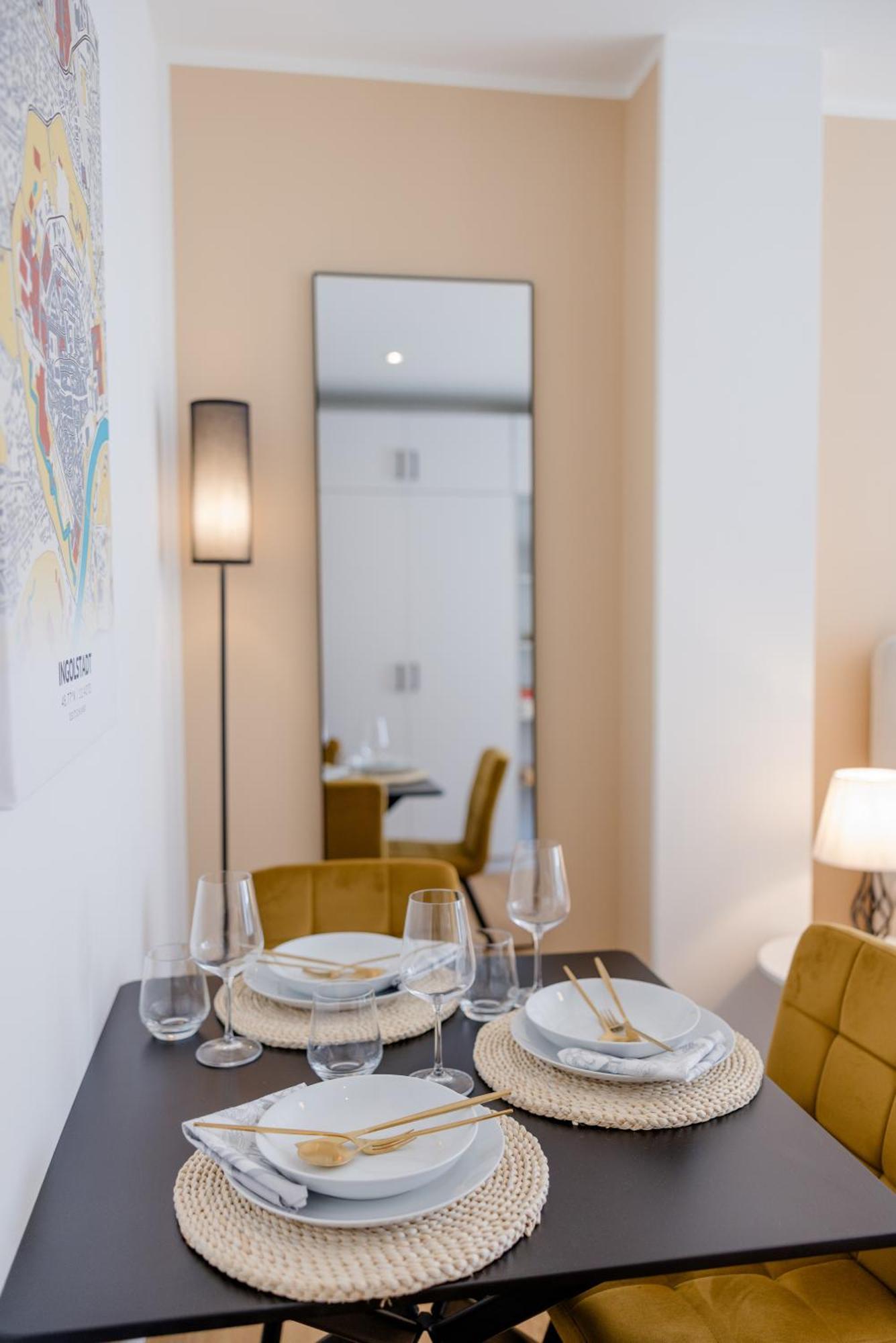 אינגולשטאט Lumen Homes - Altstadt-Studio Direkt Im Zentrum, Kueche, Netflix, Oeffentlicher Parkplatz Ums Eck מראה חיצוני תמונה